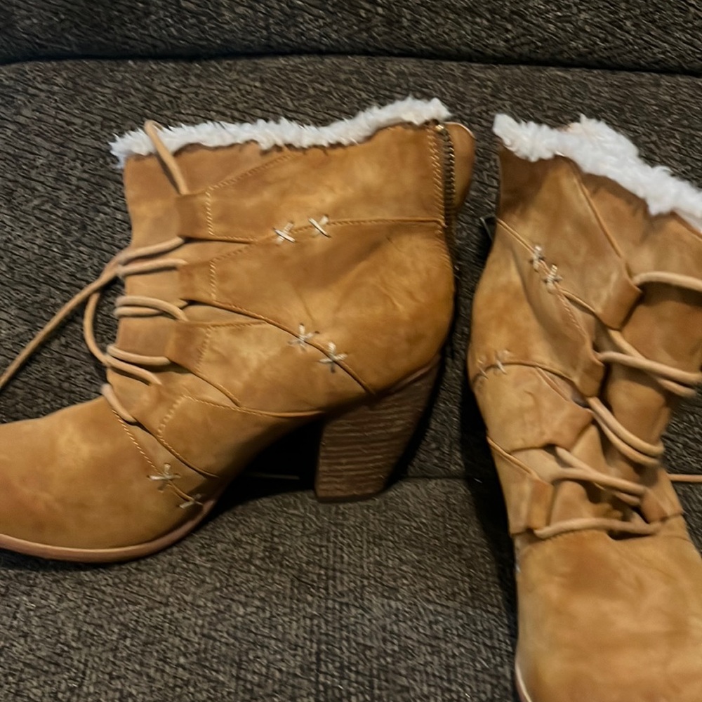 NWT NOT rated from Buckle 7.5